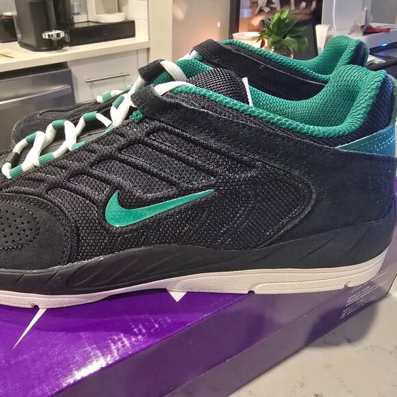 Nike SB Men's Vertebrae Black/ Green Skate Skateboard Shoes Size 10 NEW FD4691 - Picture 1 of 13